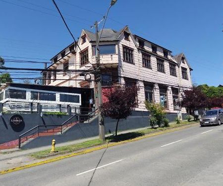 푸에르토바라스 Hostal Florencia 아파트 외부 사진