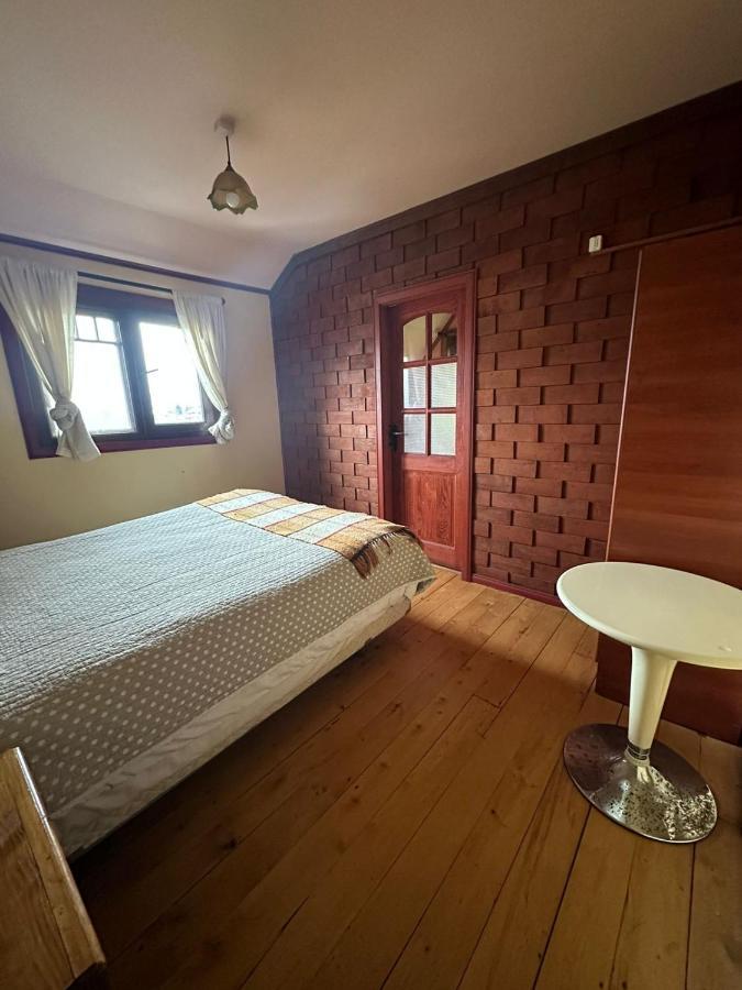 푸에르토바라스 Hostal Florencia 아파트 외부 사진